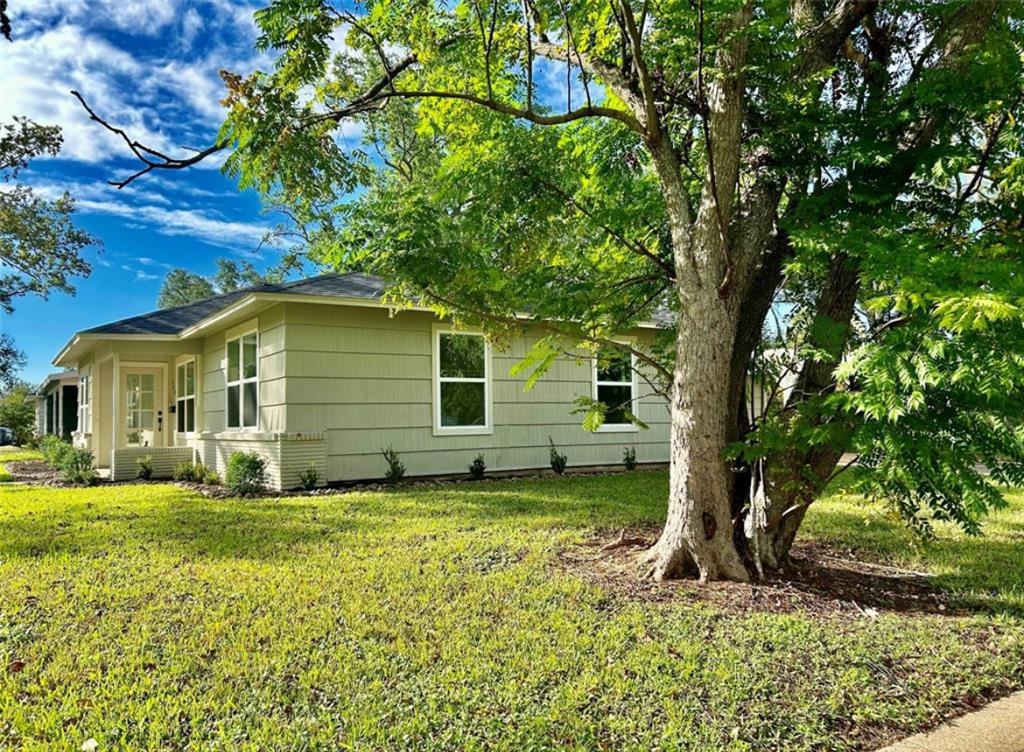 319 Wisteria Street, Lake Jackson, Texas image 30