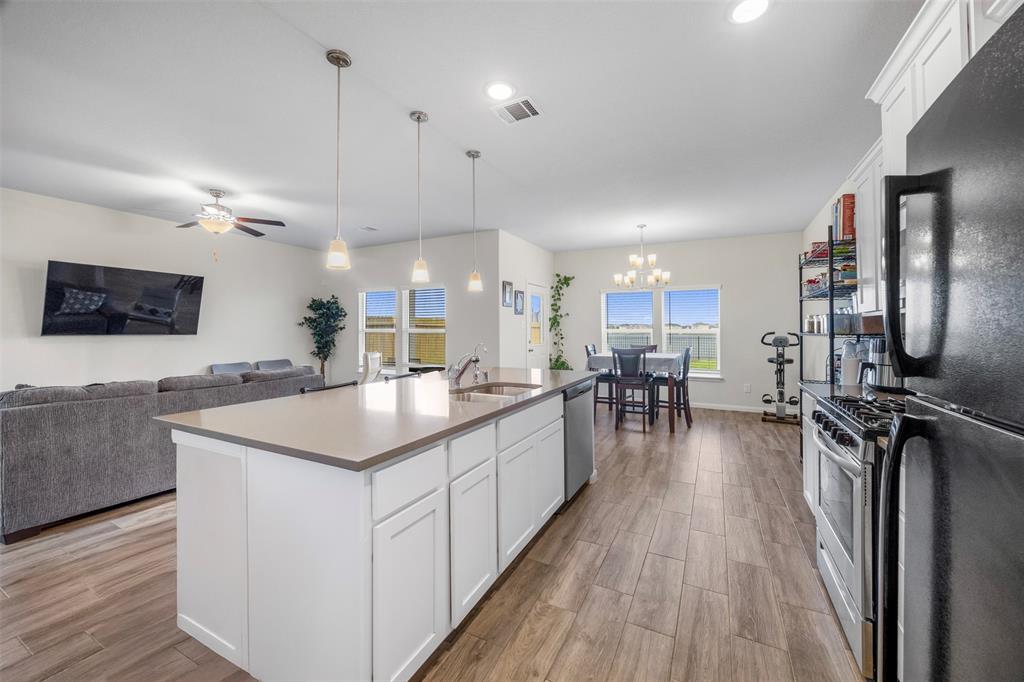6846 Termino Lane, Rosharon, Texas image 14