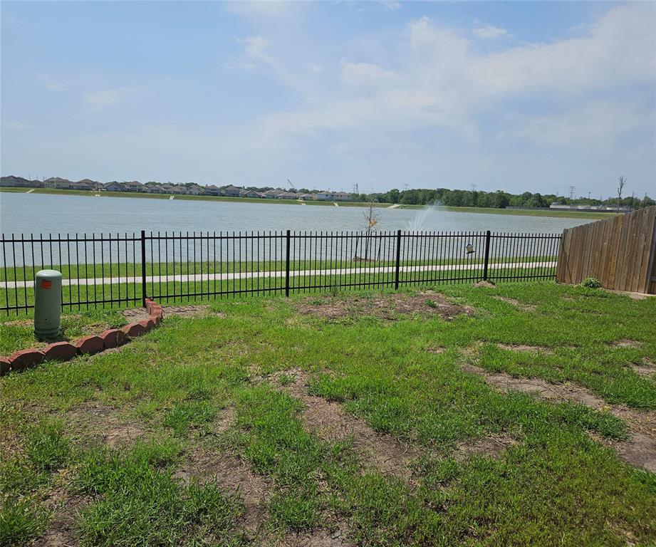 6846 Termino Lane, Rosharon, Texas image 34