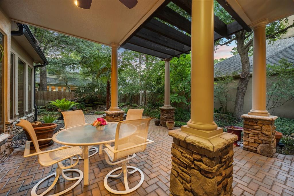 94 W Racing Cloud Ct, The Woodlands, Texas image 27