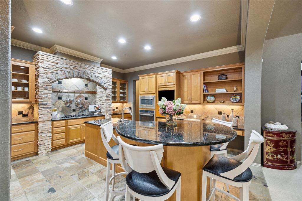 94 W Racing Cloud Ct, The Woodlands, Texas image 7