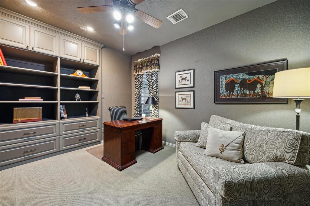94 W Racing Cloud Ct, The Woodlands, Texas image 23
