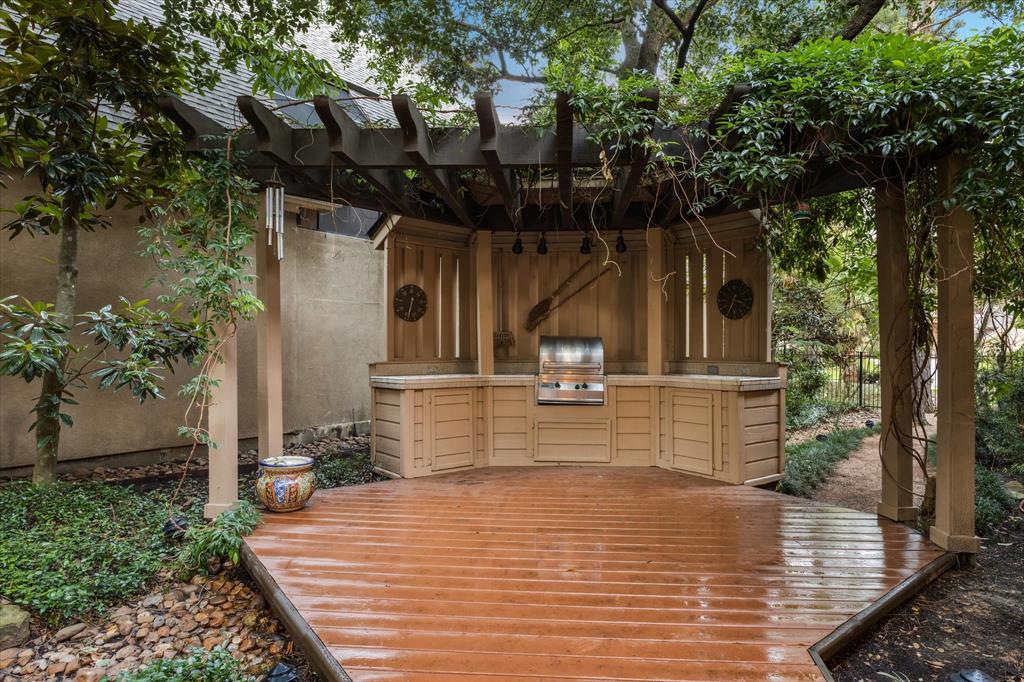 94 W Racing Cloud Ct, The Woodlands, Texas image 29