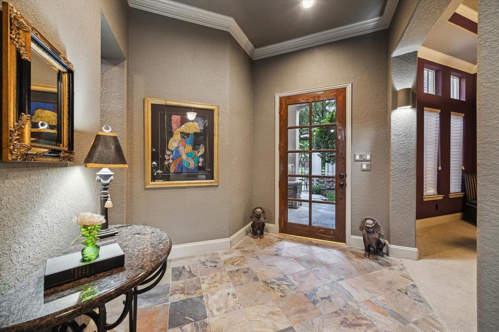 94 W Racing Cloud Ct, The Woodlands, Texas image 3