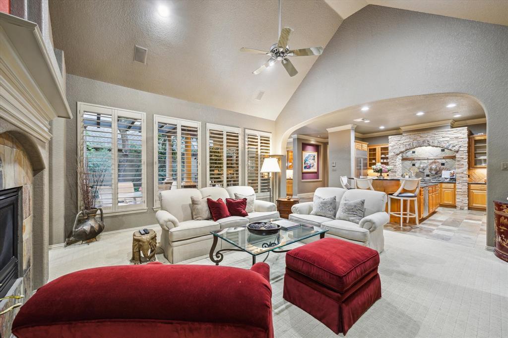 94 W Racing Cloud Ct, The Woodlands, Texas image 12