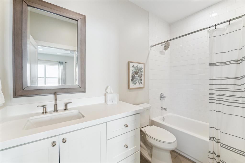 1435 Woodcrest Drive, Houston, Texas image 21