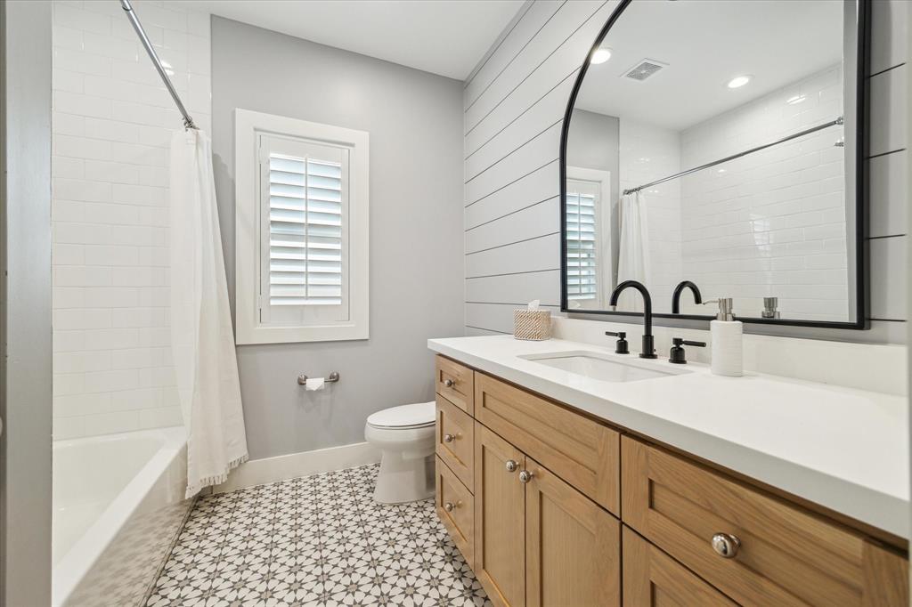 1435 Woodcrest Drive, Houston, Texas image 18
