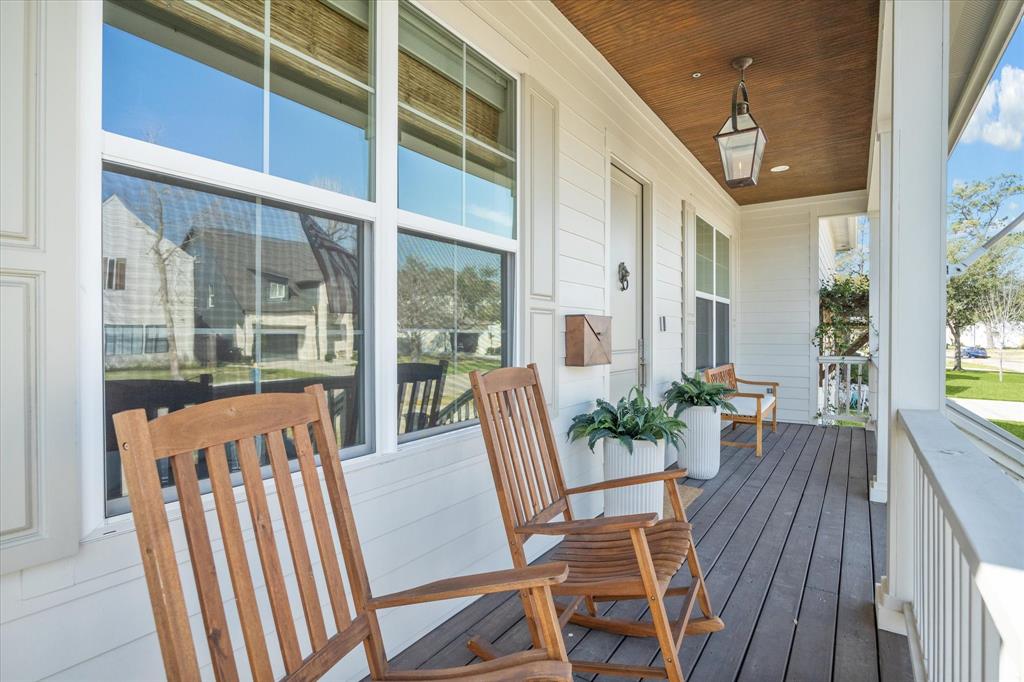 1435 Woodcrest Drive, Houston, Texas image 2