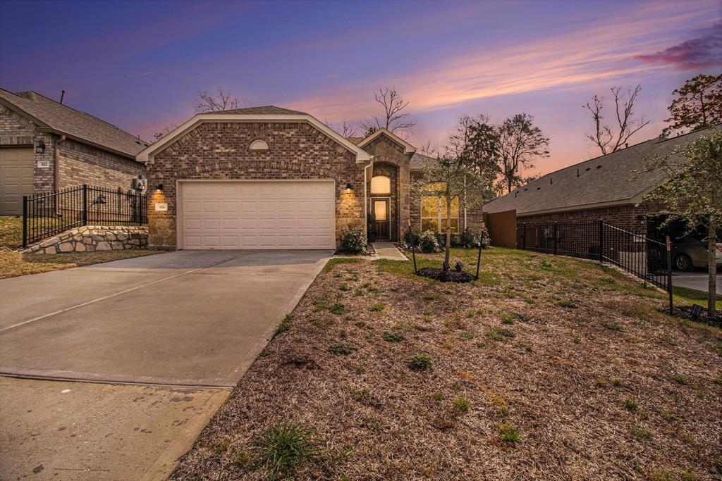 918 Golden Willow Lane, Conroe, Texas image 1