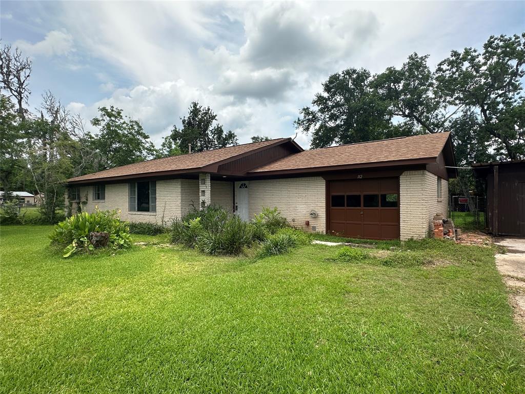 112 Raven Street, Clute, Texas image 1