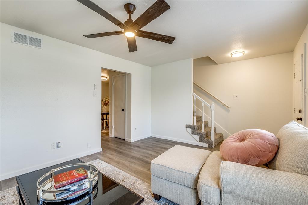 8322 Oakhaven Road, La Porte, Texas image 6