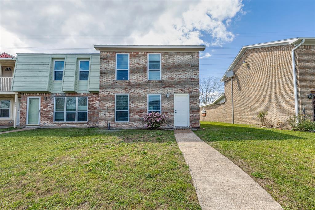 8322 Oakhaven Road, La Porte, Texas image 1