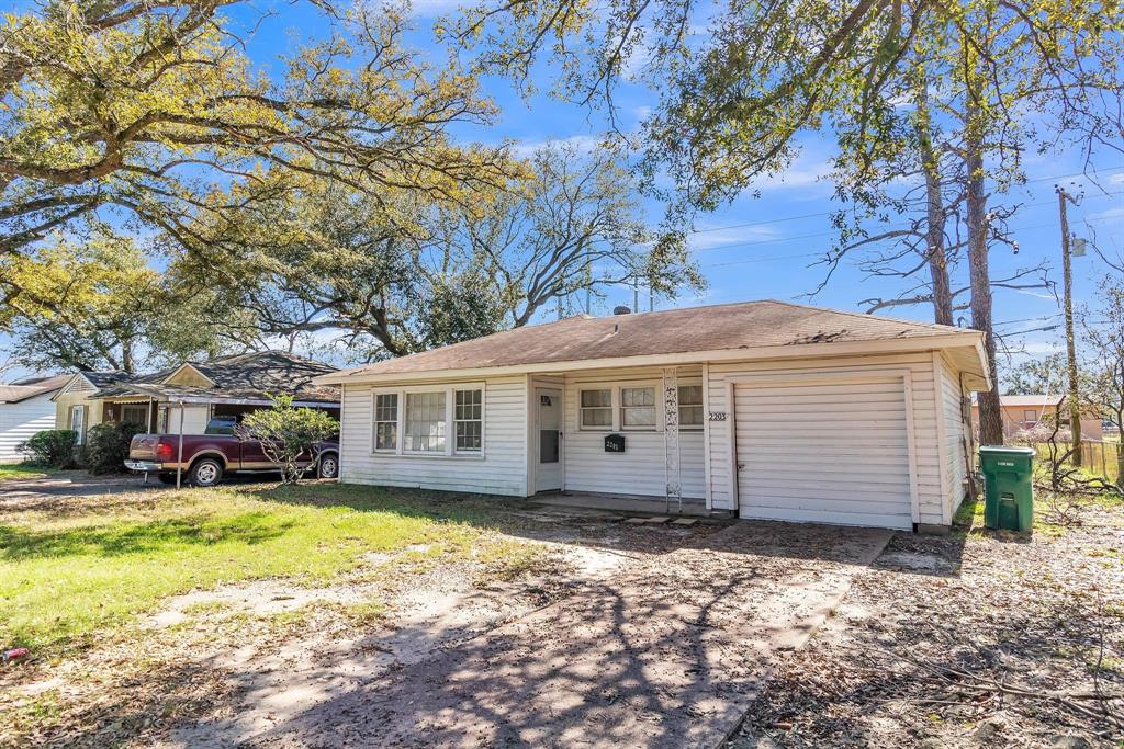 2203 Norwood Drive, Orange, Texas image 2