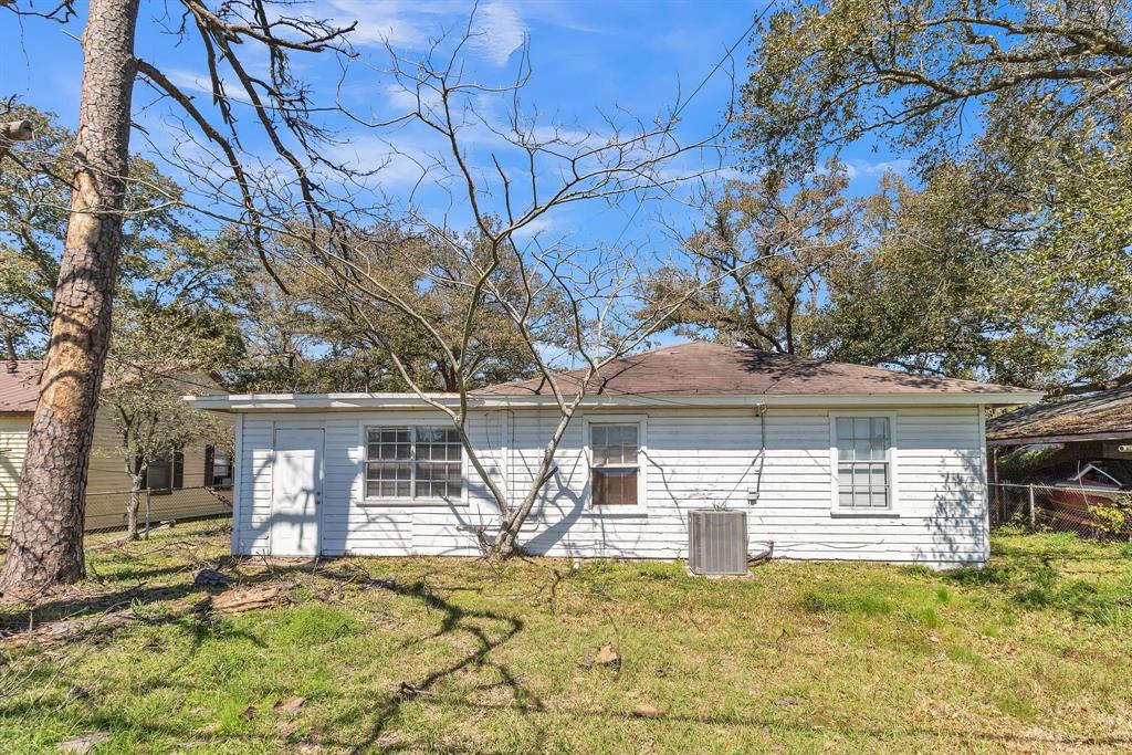 2203 Norwood Drive, Orange, Texas image 17
