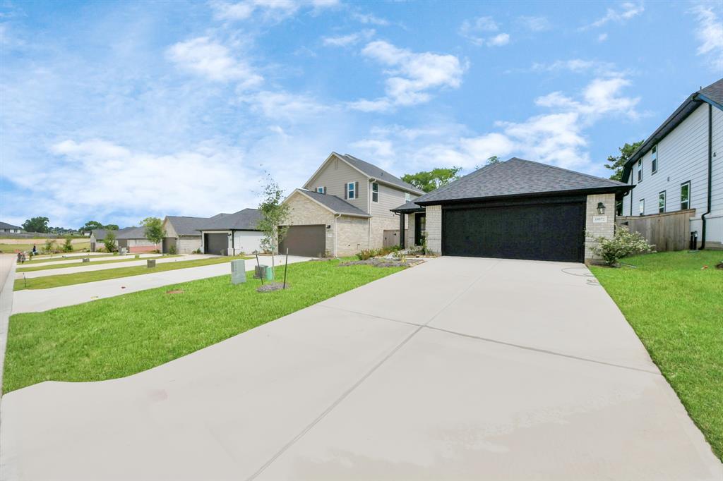 19572 Stripe Hill Bend