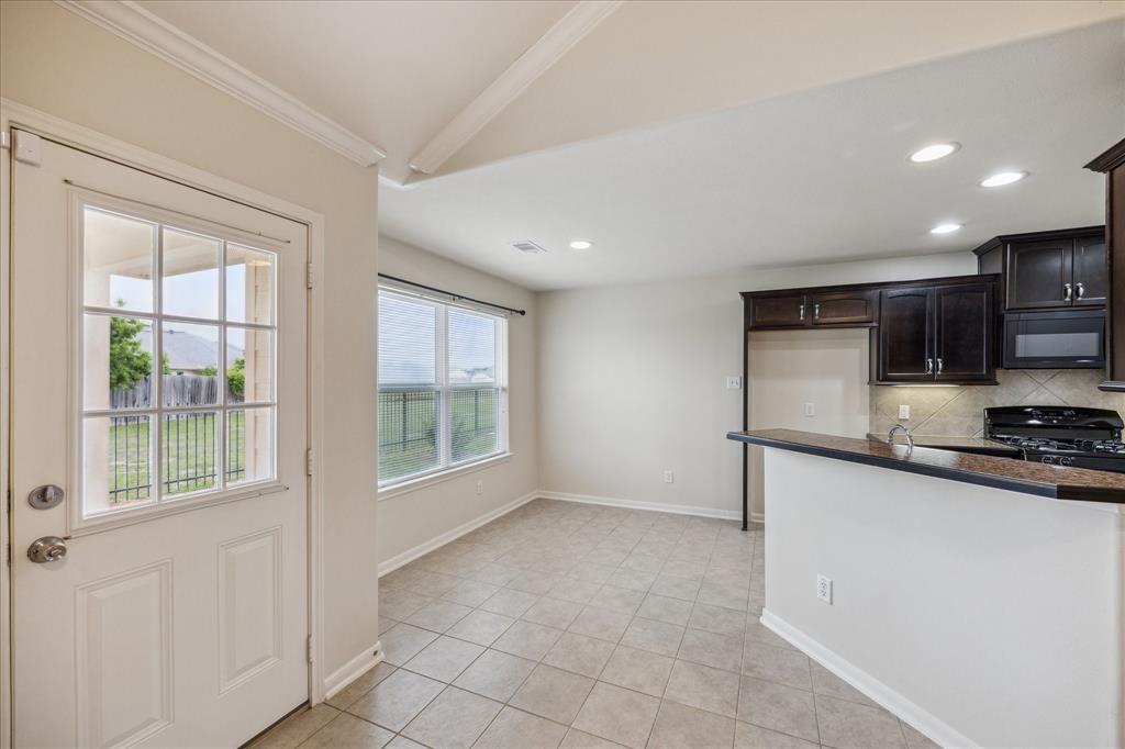 243 S Lantana Circle, Sealy, Texas image 8