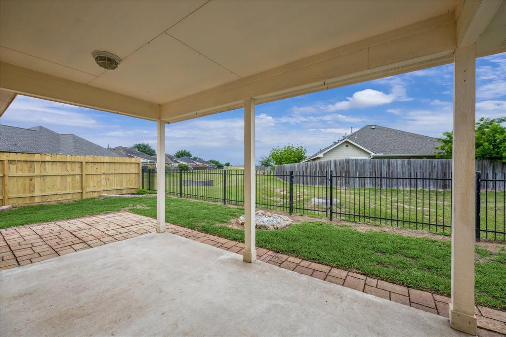 243 S Lantana Circle, Sealy, Texas image 19