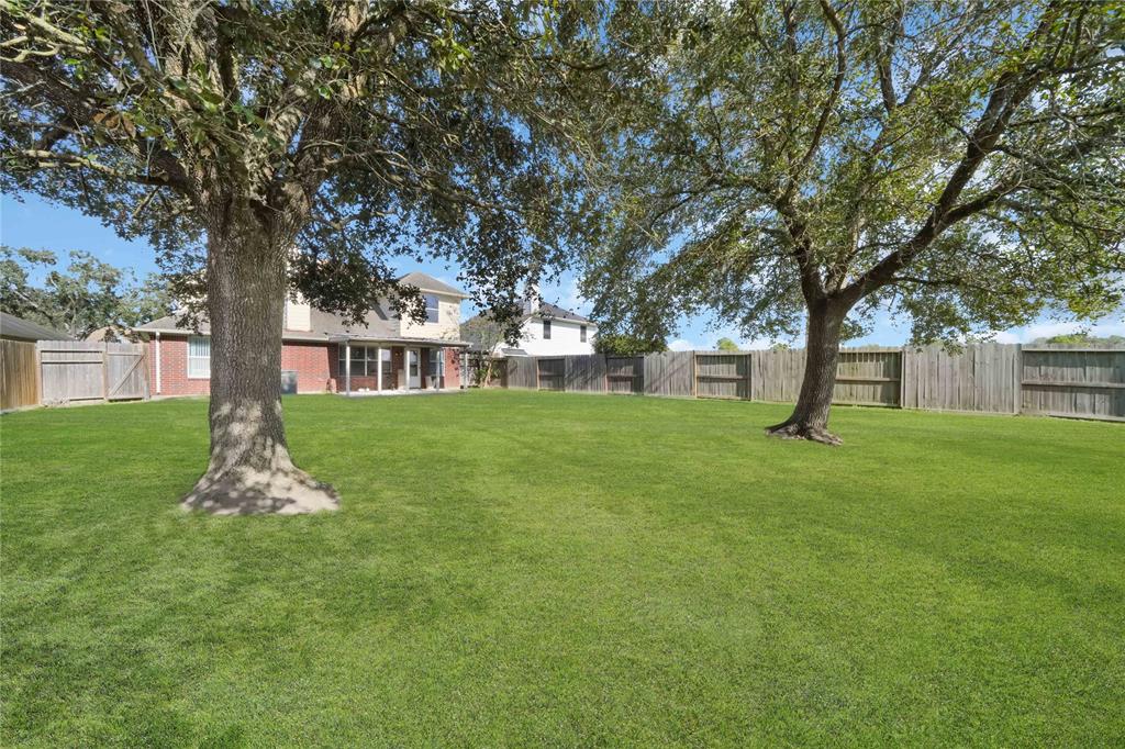 2904 Bristol Bend Lane, Dickinson, Texas image 7