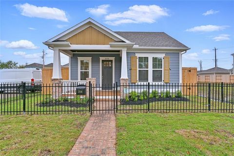 2516 S Grand Avenue Pearland TX 77581