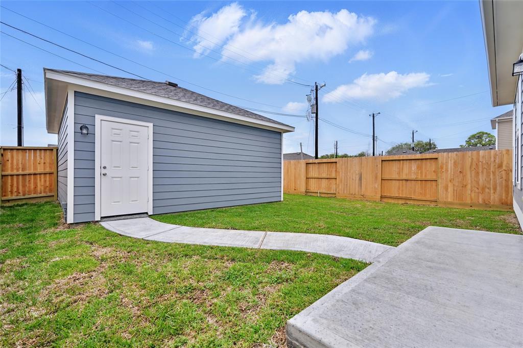 2516 S Grand Avenue, Pearland, Texas image 29