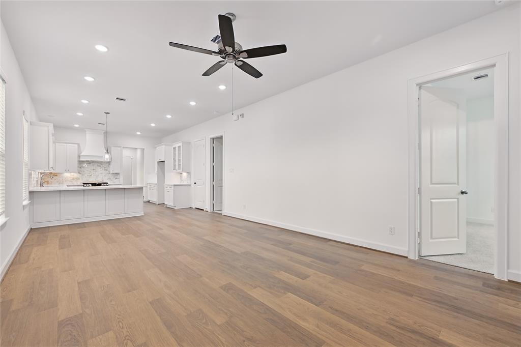 2516 S Grand Avenue, Pearland, Texas image 6