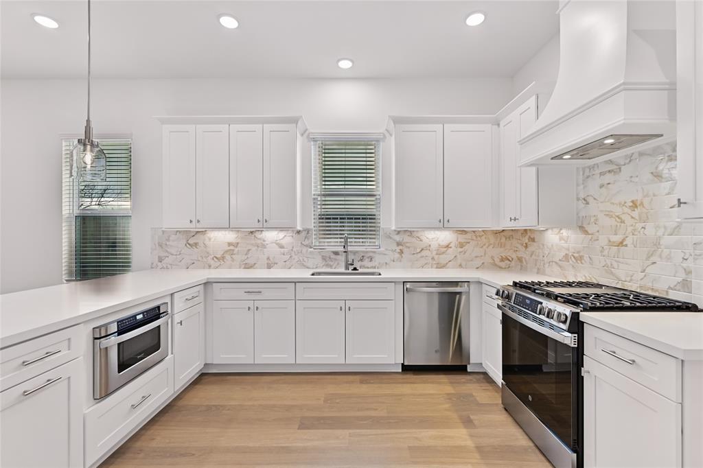 2516 S Grand Avenue, Pearland, Texas image 10