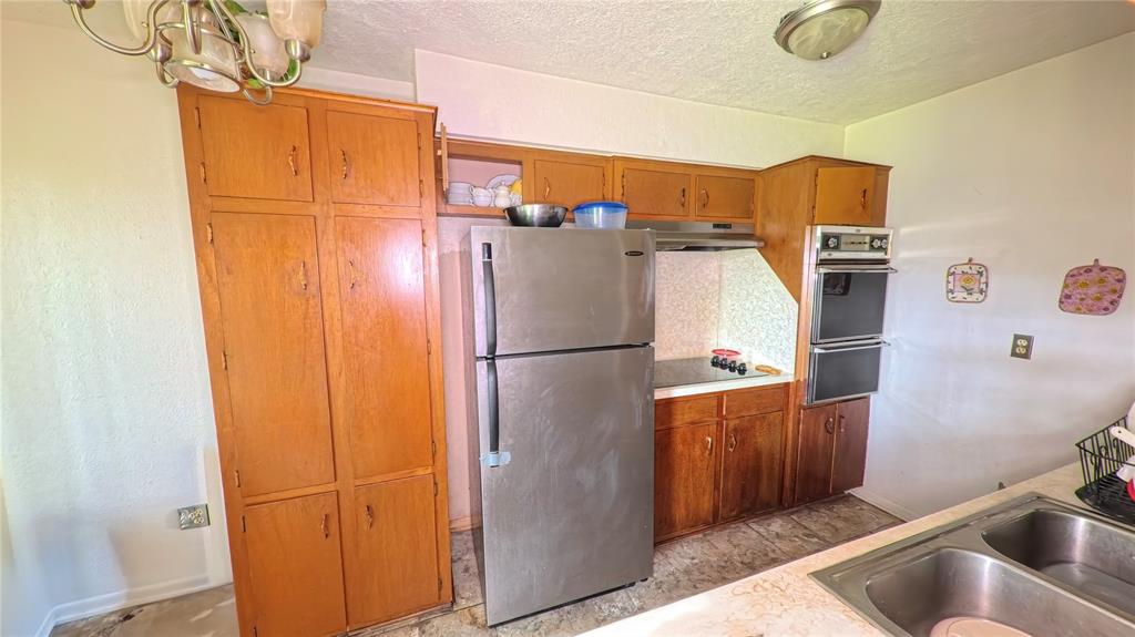 5310 Canterway Drive, Houston, Texas image 6