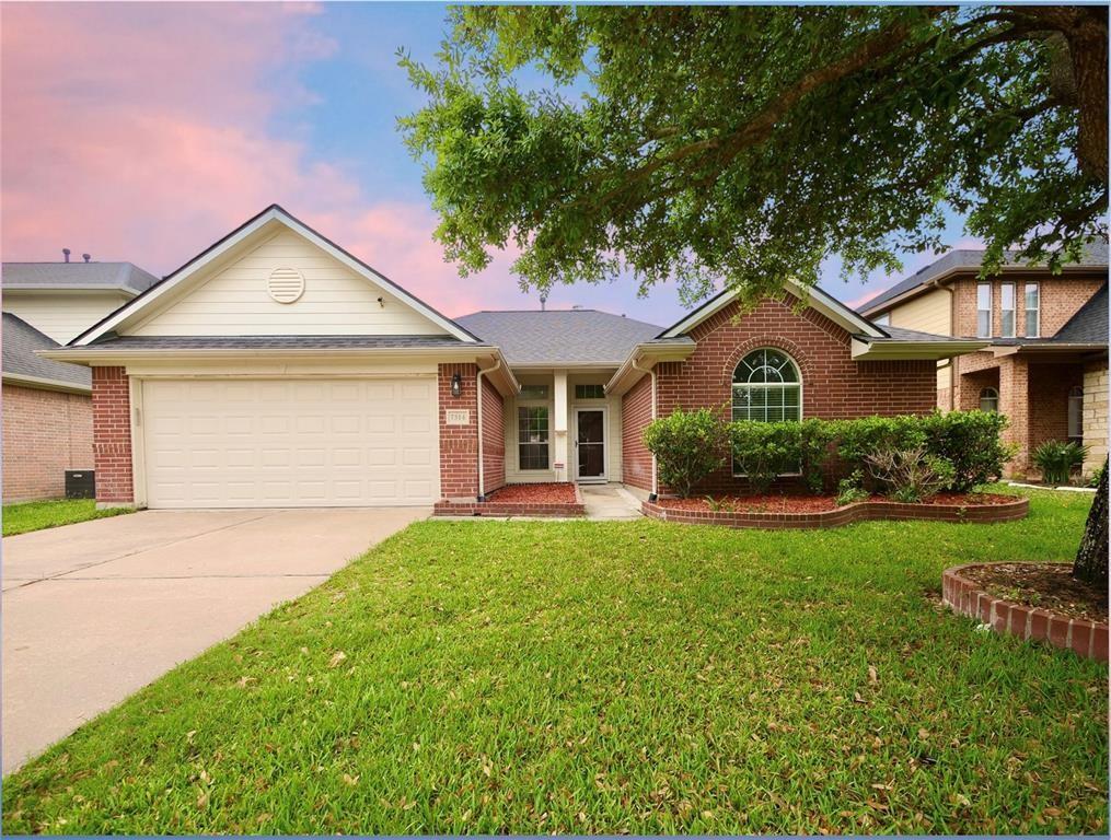 7314 Still Haven Drive, Richmond, Texas image 1