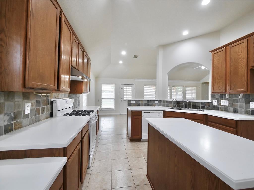 7314 Still Haven Drive, Richmond, Texas image 9