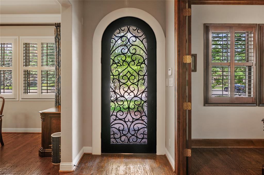 10 Ivy Castle Court, The Woodlands, Texas image 3