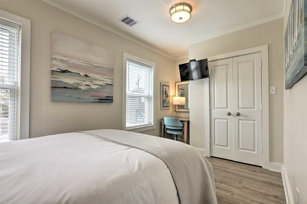 1105 Avenue L, Galveston, Texas image 19