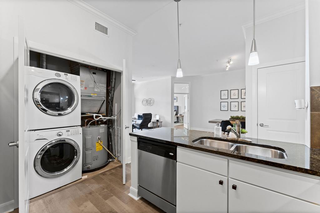 300 St Joseph Parkway #319, Houston, Texas image 10