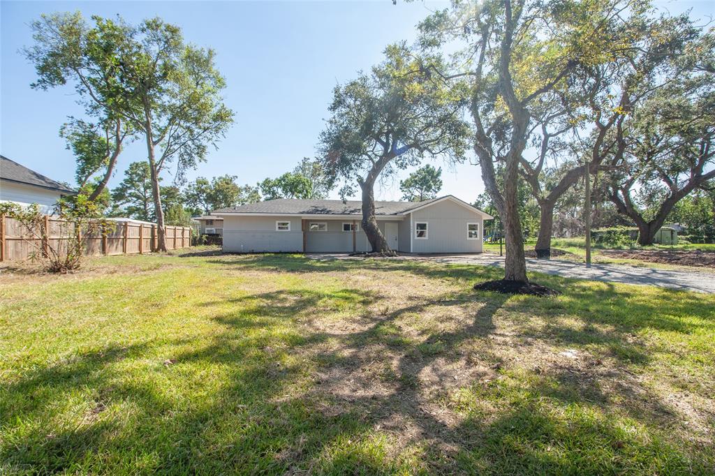 503 Cobb Street, Clute, Texas image 3