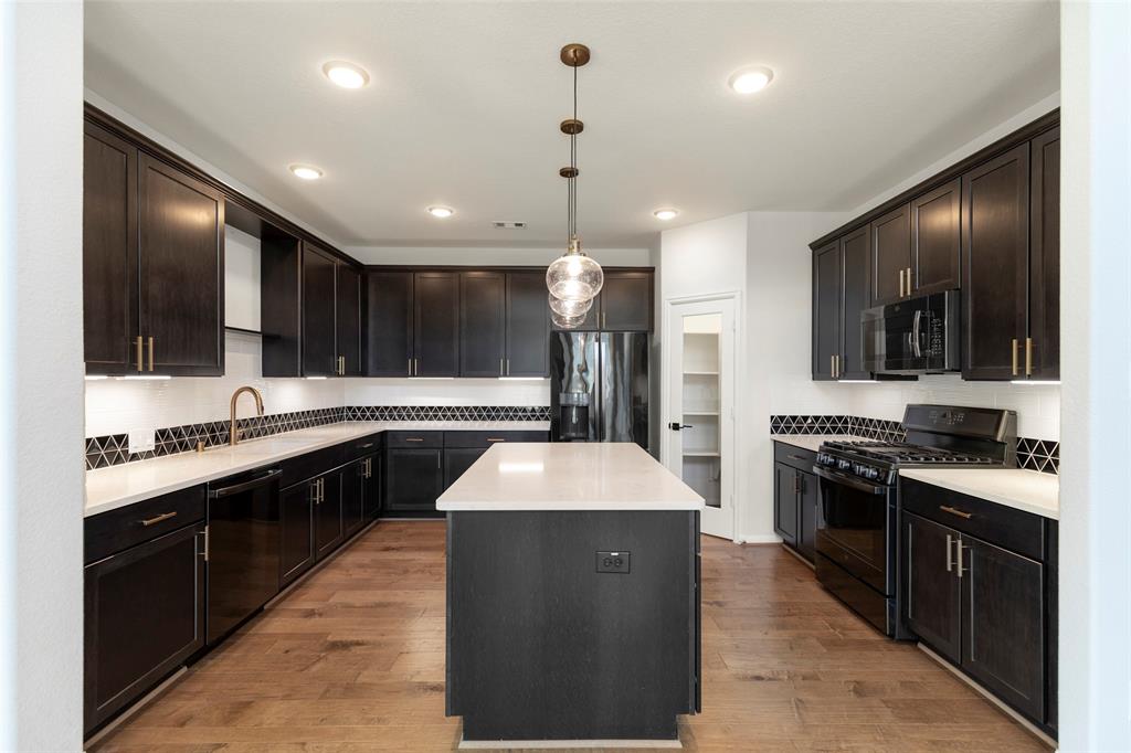 1319 Pleasant Springs Court, Montgomery, Texas image 11