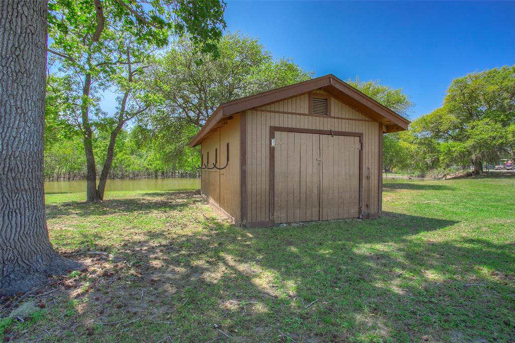 48 Lake View Drive, Huntsville, Texas image 11