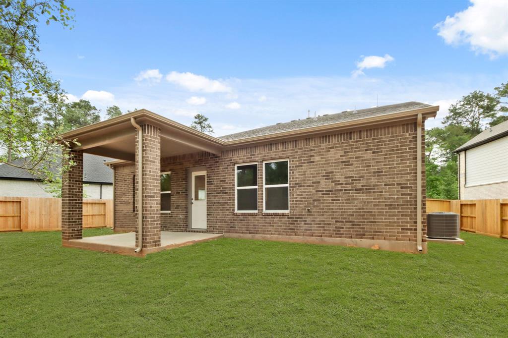219 Garden Rose Trail, Conroe, Texas image 27