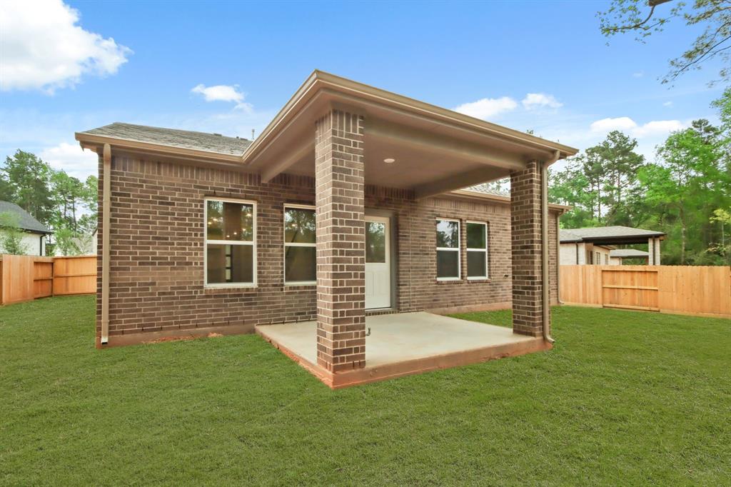 219 Garden Rose Trail, Conroe, Texas image 26