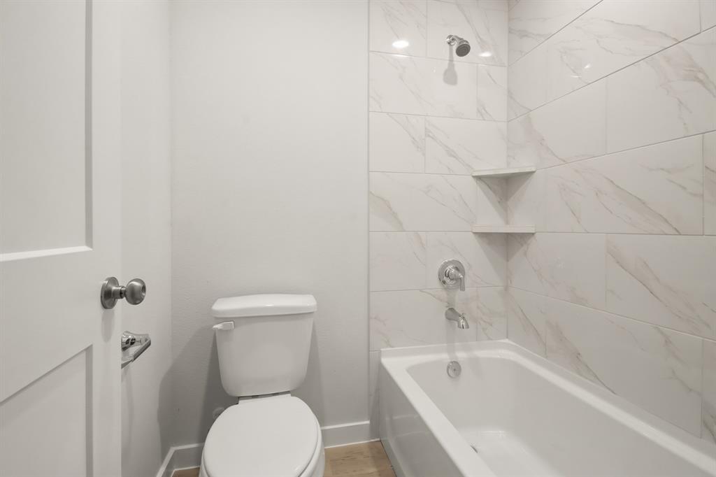 219 Garden Rose Trail, Conroe, Texas image 11