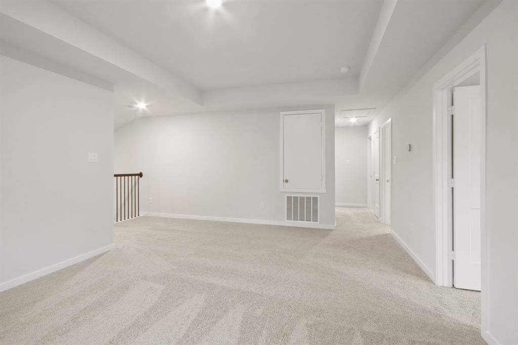 219 Garden Rose Trail, Conroe, Texas image 12