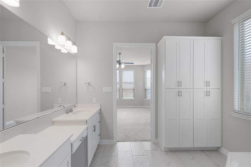 6026 Lake Bridge Lane, Manvel, Texas image 23