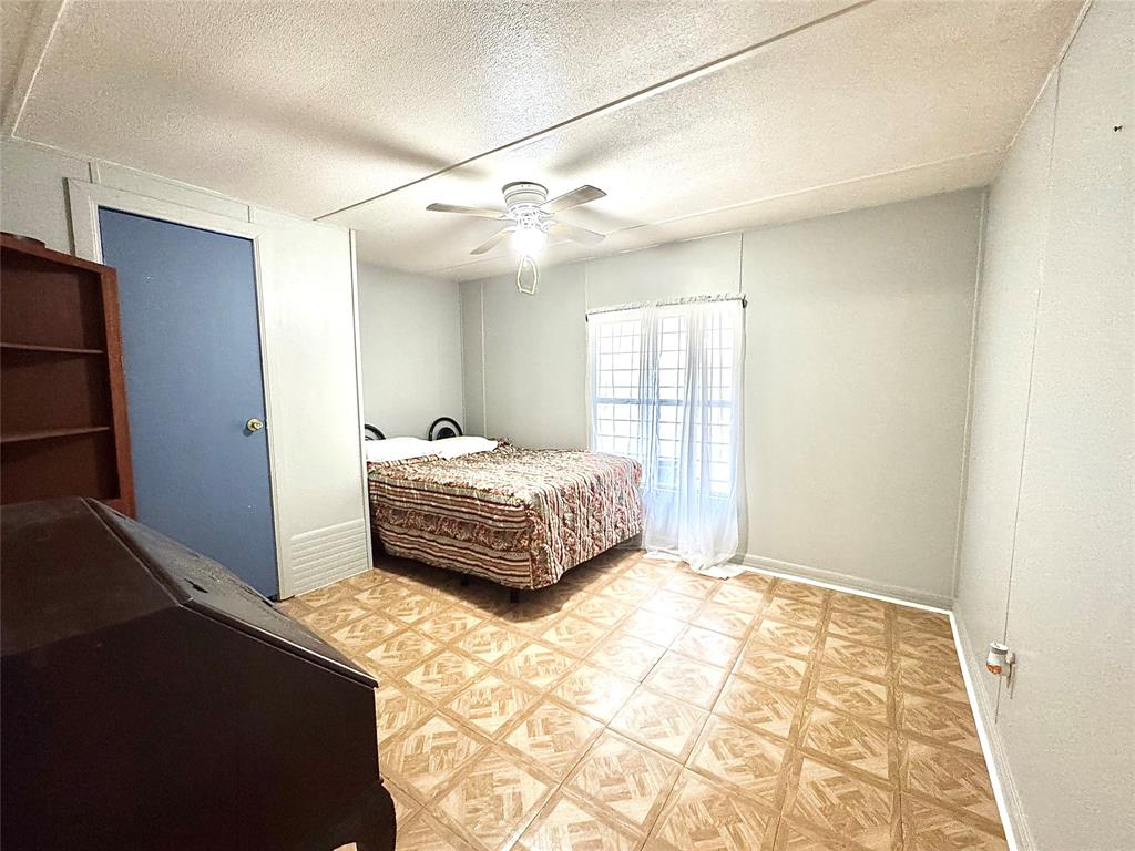 28216 Walnut Hill Drive, Hockley, Texas image 12