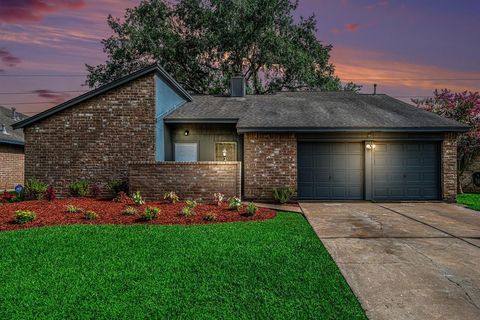 Photo of 15826 Alta Mesa Drive, Houston, TX 77083 (MLS # 23075045)