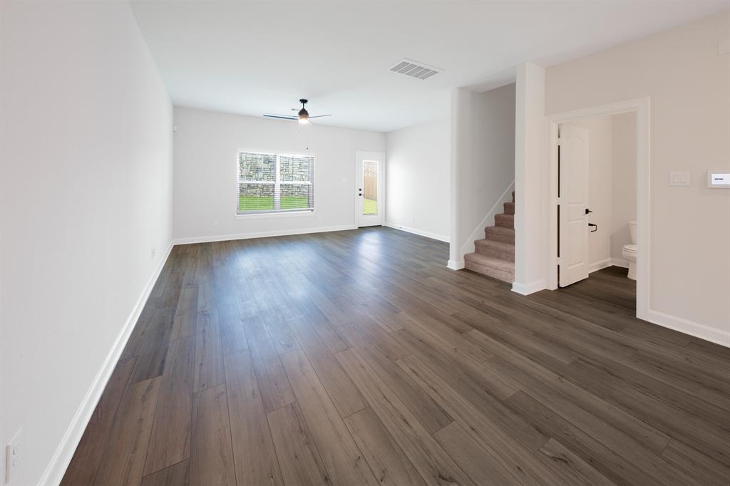6171 White Spruce Drive, Conroe, Texas image 3