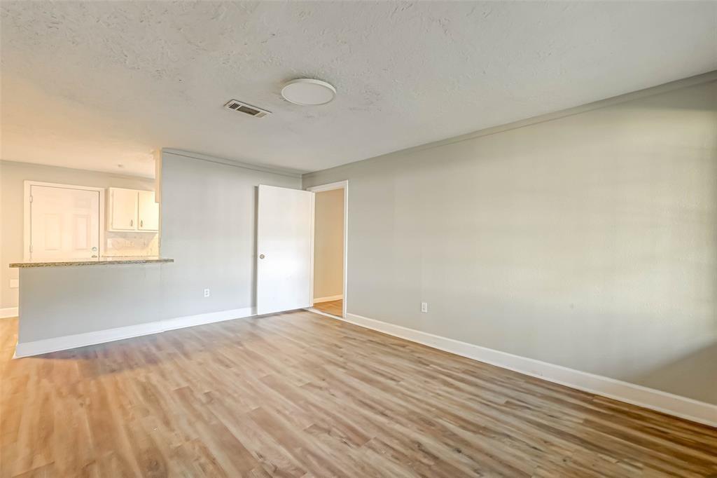 5102 Lyndhurst Drive, Houston, Texas image 3