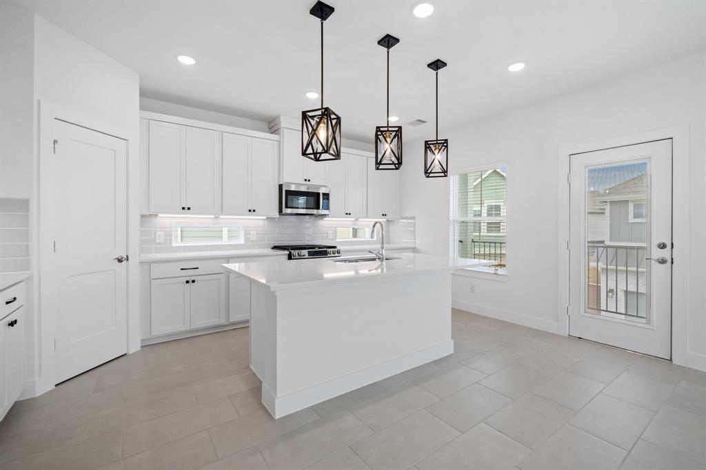 7719 Meadow Mouse Lane, Katy, Texas image 4