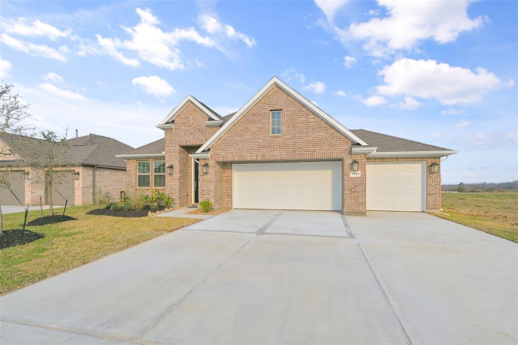 1545 Apache Heights, Dayton, Texas image 1