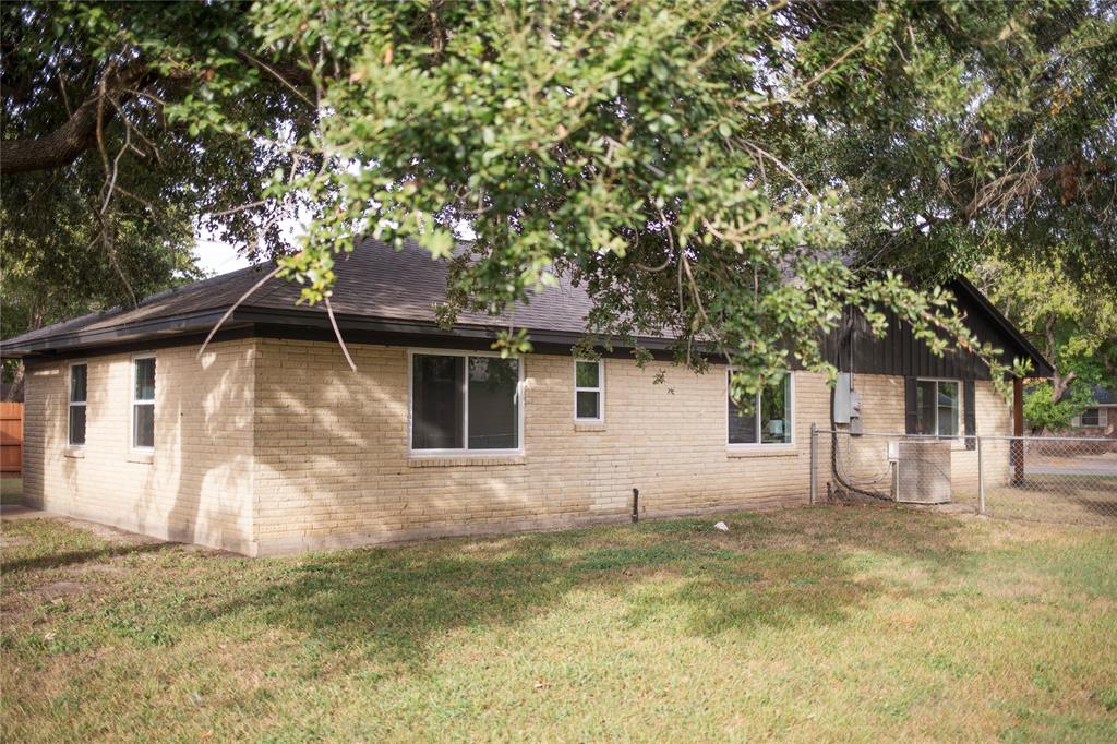 1611 5th Street St, Palacios, Texas image 43