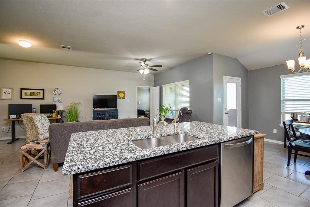 7303 Barrington Ridge Lane, Richmond, Texas image 12