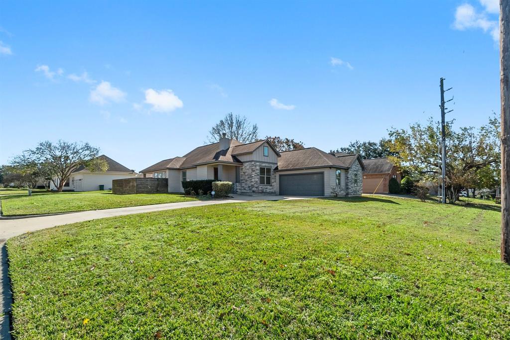 7103 Pleasure Lake Drive, Willis, Texas image 3