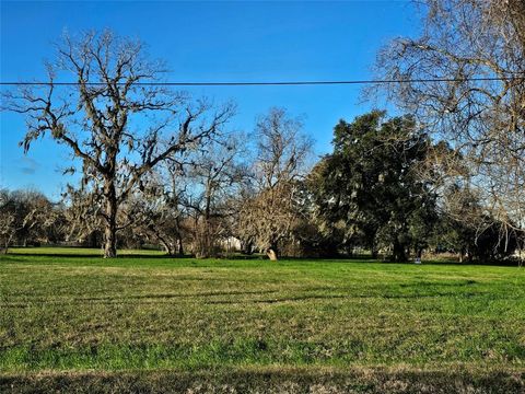 214/220 Stagecoach Trail Angleton TX 77515